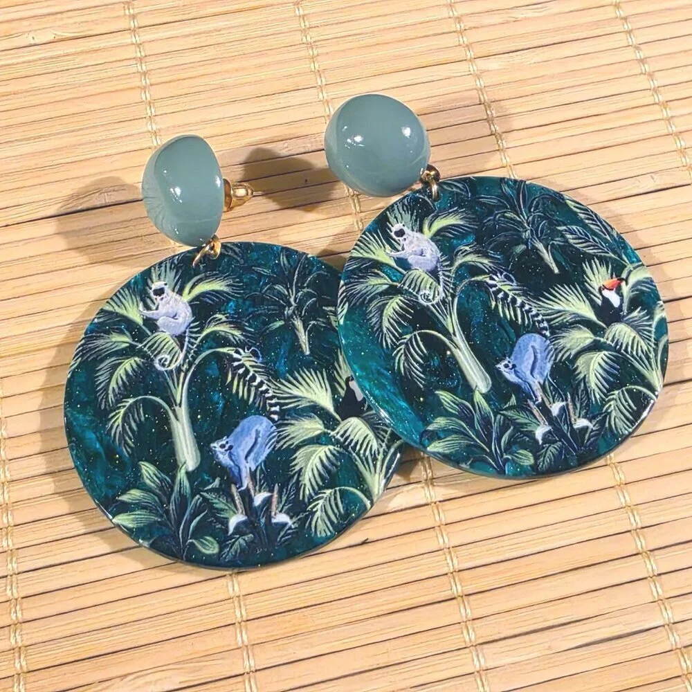 Retro 80s Style Tropical Jungle Animals Vintage Lucite Pendant Dangle earrings